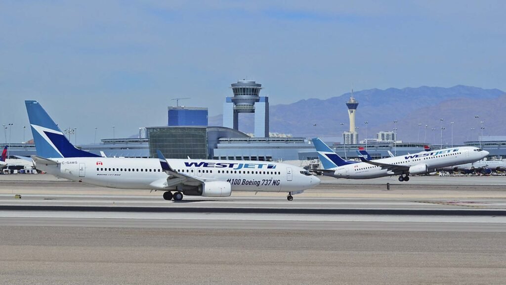 Air Canada A-320 by BriYYZ is licensed under CC BY-SA 2.0